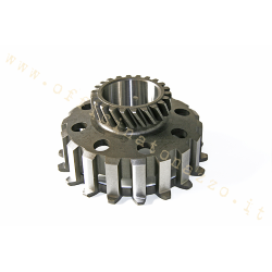 Z Pinion 22 meshes with primary Z67 - Z68 for clutch springs 8 Vespa