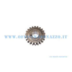 Pinion 22 meshes with primary DRT Z Z 72 (Ratio 3.30) straight teeth for Vespa 50 - Primavera - ET3