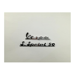 Badge "Vespa" + "S.Sprint 50", antriore escudo trasero + para Vespa 50 SS cromo, la fijación: Contactos 6, el espaciamiento de los agujeros: 75 / 120mm